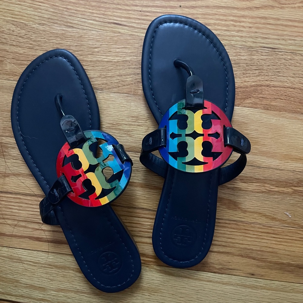 Flip flops - Picture 1 of 2